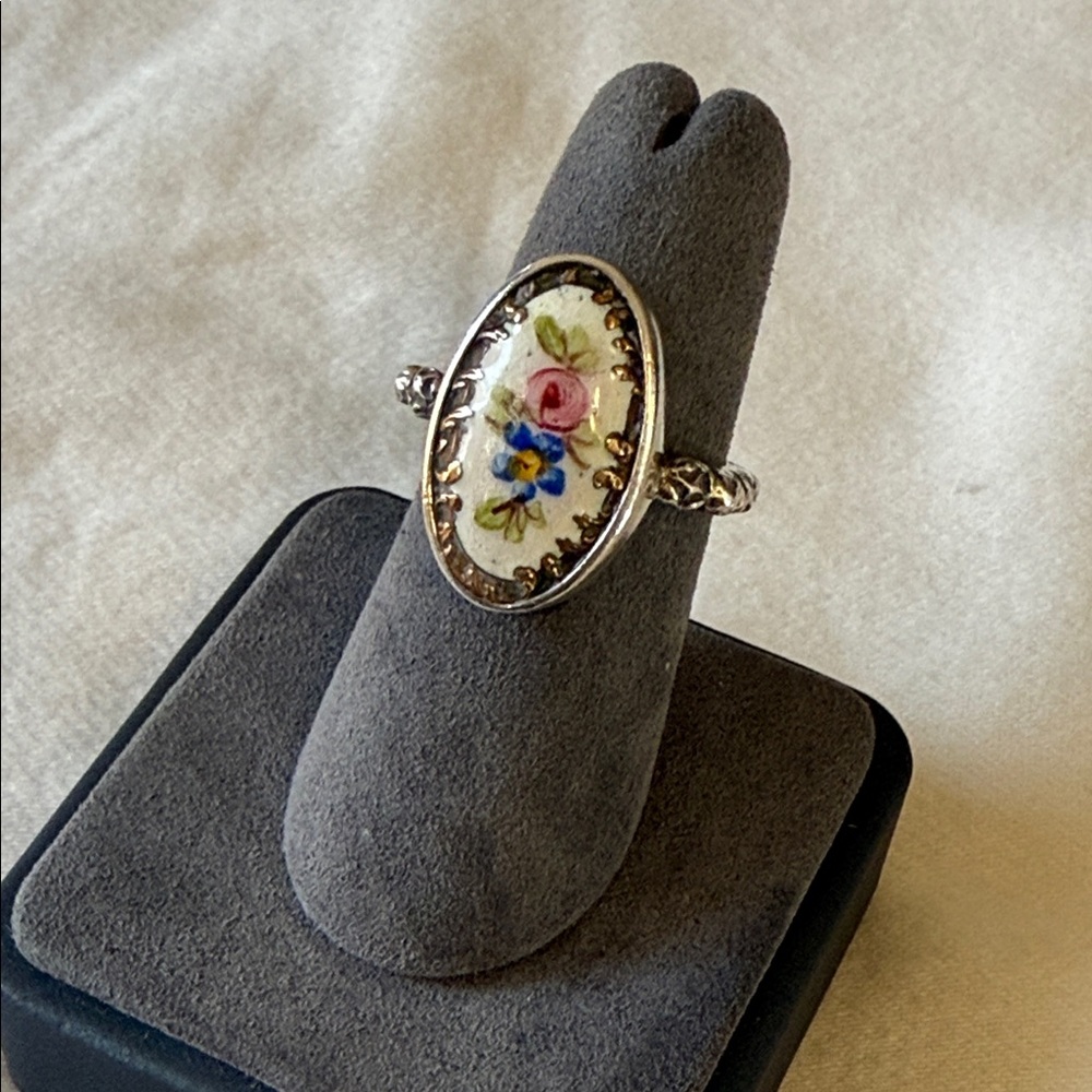 Elizabeth Ngo Porcelain Flower Button Ring